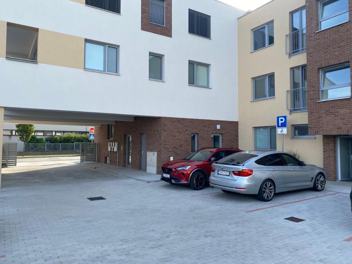Maja Apartman Dunajská Streda Eksteriør bilde